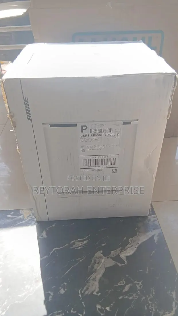 Bose Lifestyle Ultra Subwoofer (White Smoke) · Photo 1