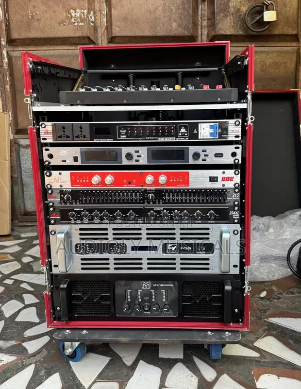 Lud 2(Pairs)Line Arrays and Bass With Full Amplifier Set · Photo 1