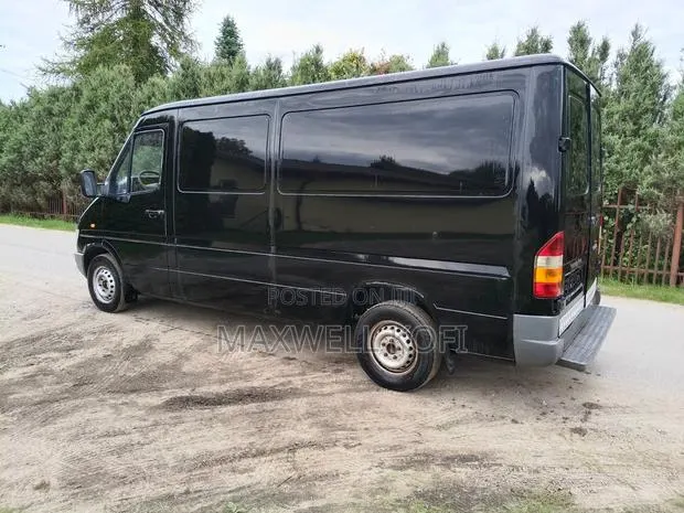 Mercedes-Benz Sprinter 1999 Black · Photo 1