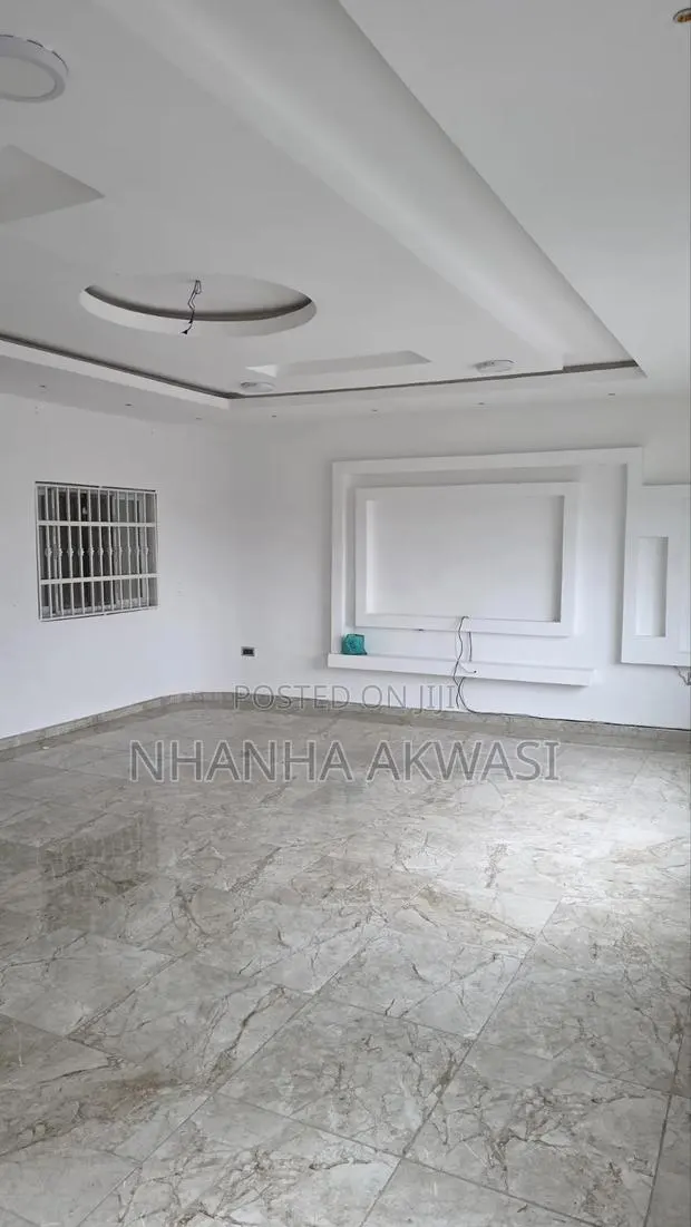 3bdrm Apartment in Junction Mall, Sakumono for rent · Photo 1