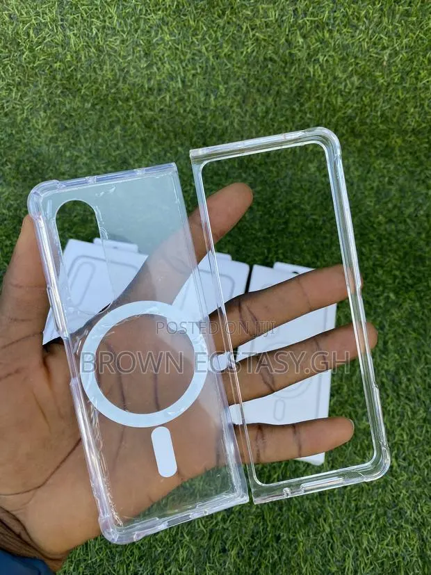 Galaxy Z Fold 3/4/5/6/7/8 Ultra Transparent Case · Photo 2