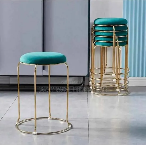 Classy Stool or Chair · Photo 1