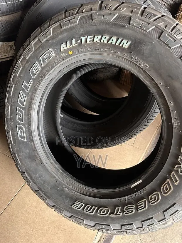 Bridgestone Tyres: 265/65/17 Dueler At · Photo 1