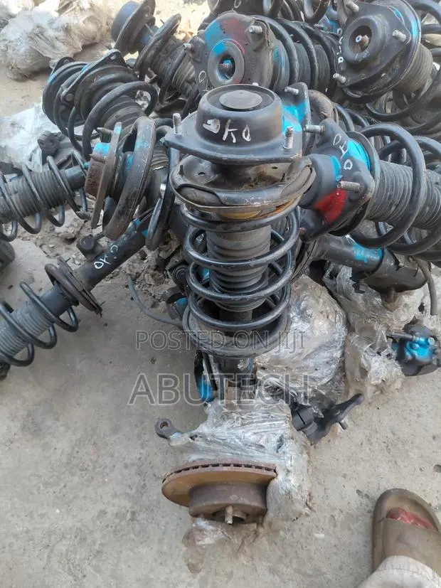 Front Shock and Hub Hundia Accent 1999, 2000, 2002, 2003, 2004 · Photo 1