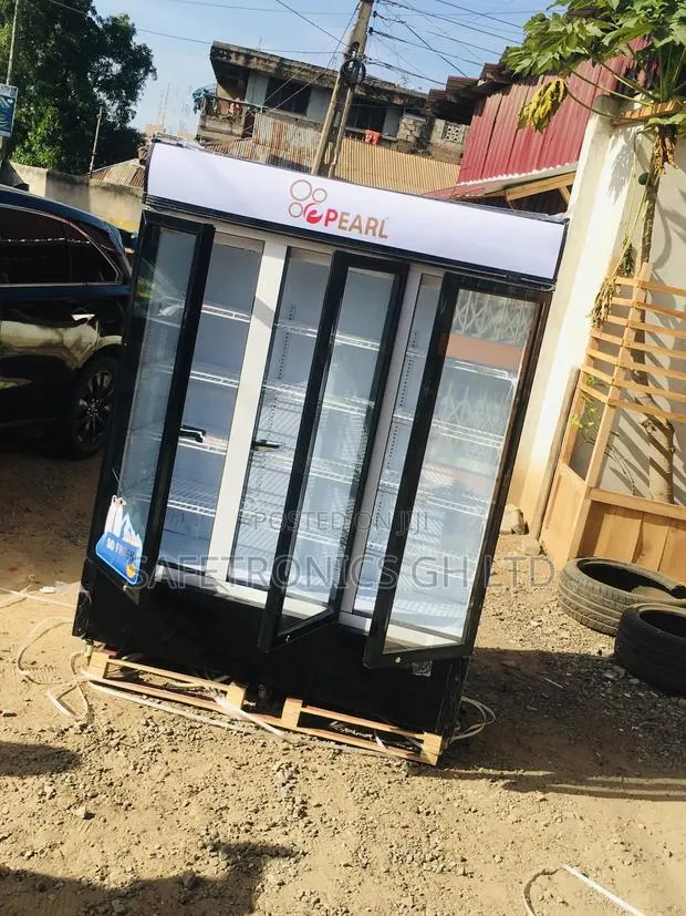 3 Doors Pearl Display Glass PVC-150 Electric Fridge · Photo 1
