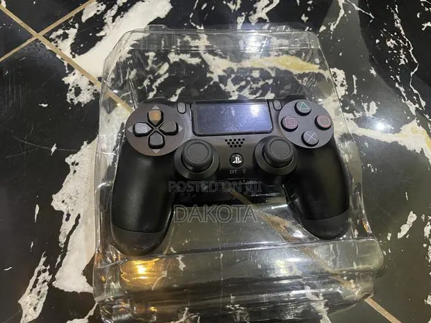 Ps4 Controller/ Gamepad With Free Thump Grips · Photo 1