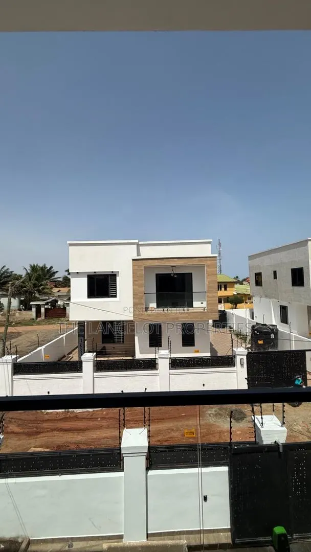 3bdrm House in Baatsonaa, Spintex for rent · Photo 1