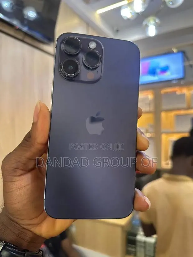 Apple iPhone 14 Pro Max 128 GB Purple · Photo 1