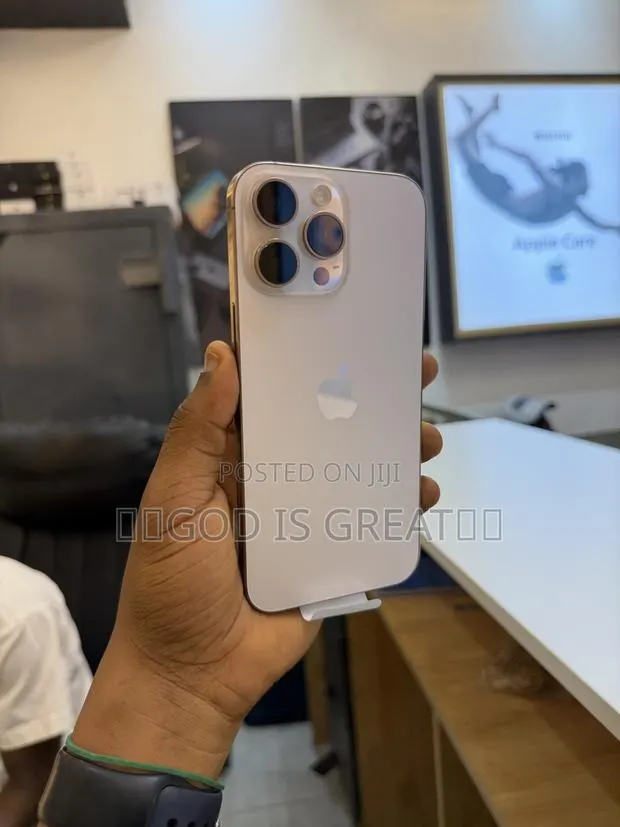 Apple iPhone 16 Pro Max 256 GB Gold · Photo 1
