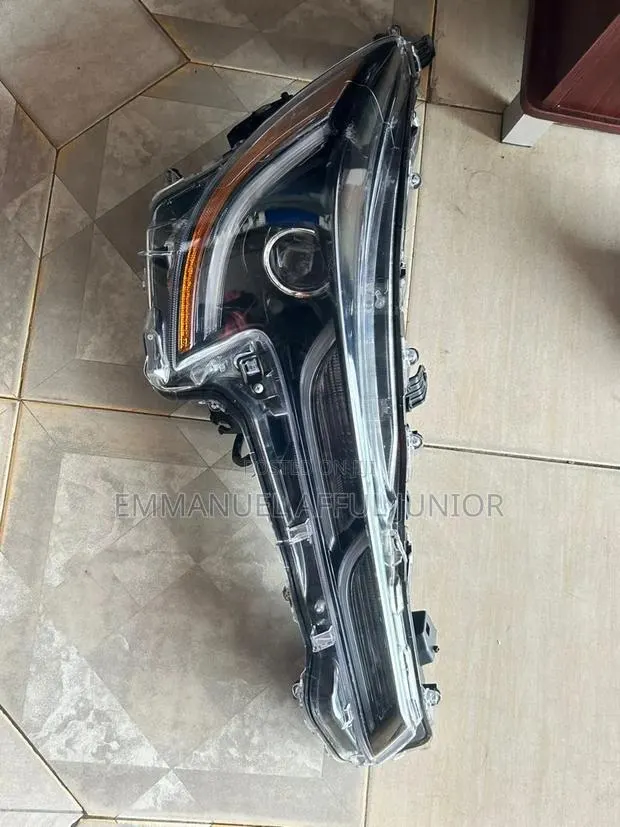 Toyota Corolla Headlight 2020 · Photo 1