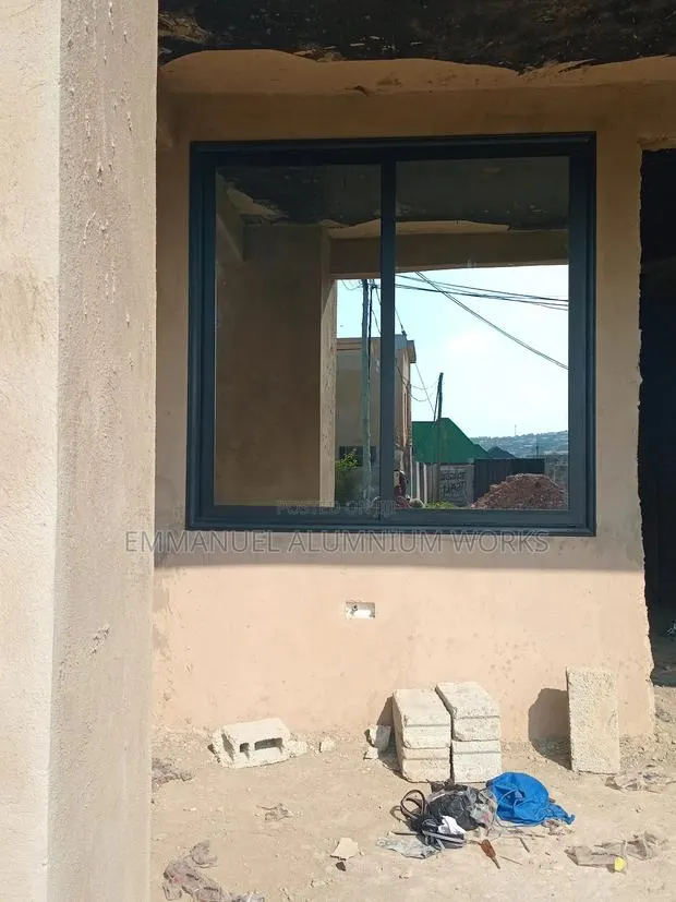 B51 Aluminium Sliding Window · Photo 1