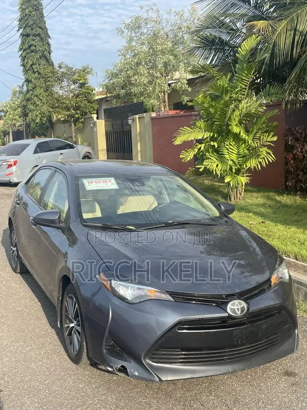 Toyota Corolla L 4dr Sedan (1.8L 4cyl CVT) 2017 Gray · Photo 1