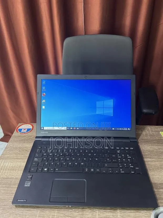 Laptop Toshiba Satellite C50 8GB Intel Core i3 HDD 500GB · Photo 1