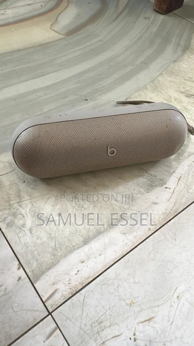 Apple Beats Pill · Photo 1
