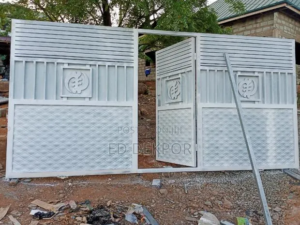 Simple and Nice Gate · Photo 1