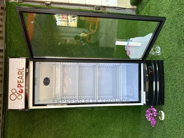248 Litres Pearl Fan Assistant Cooling Display PVC37 · Photo 1