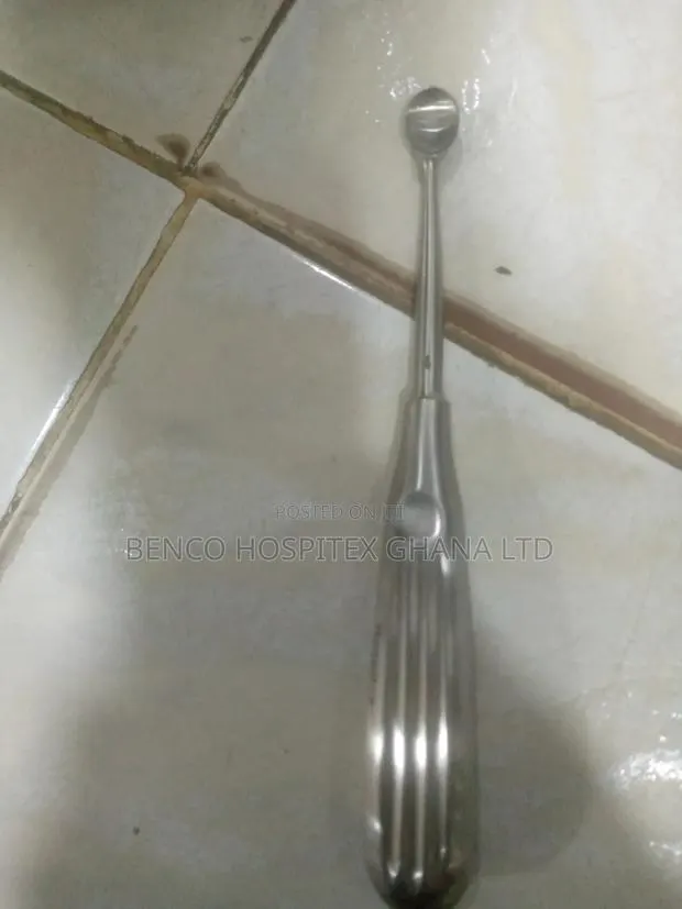 Bone Scoop Short · Photo 1