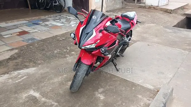 Honda CBR 2018 Red · Photo 1