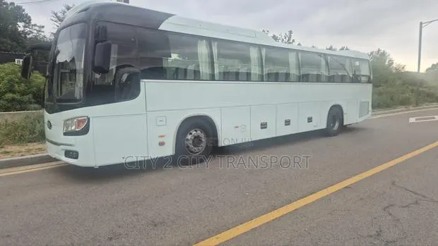 Kia Granbird 2016 White · Photo 1