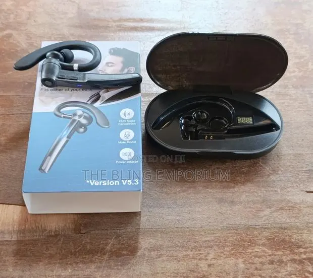 Dual Bluetooth Connection, Support 2 Phones at the Same Time · Photo 1