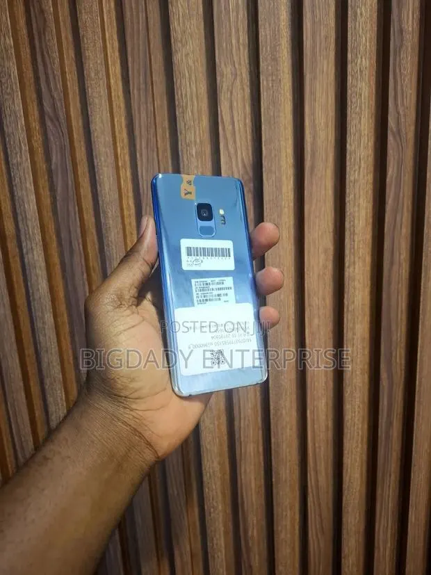 New Samsung Galaxy S9 64 GB Blue · Photo 1