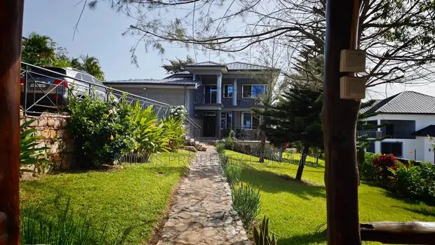 5bdrm House in Aburi for sale · Photo 1
