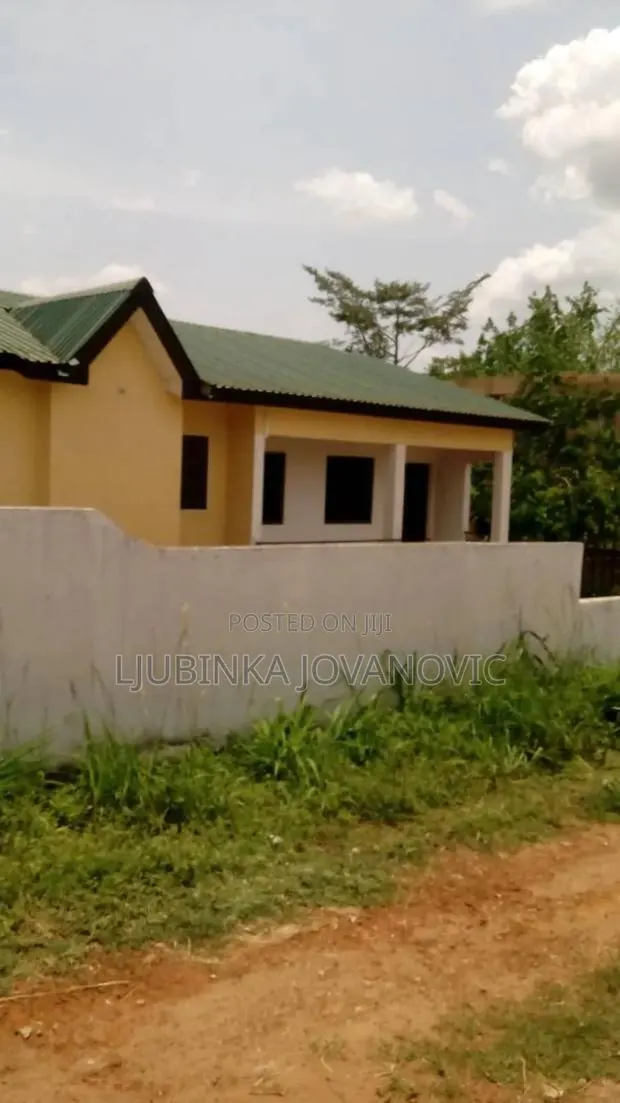 3bdrm Bungalow in In Adenta- Frafraha for sale · Photo 1
