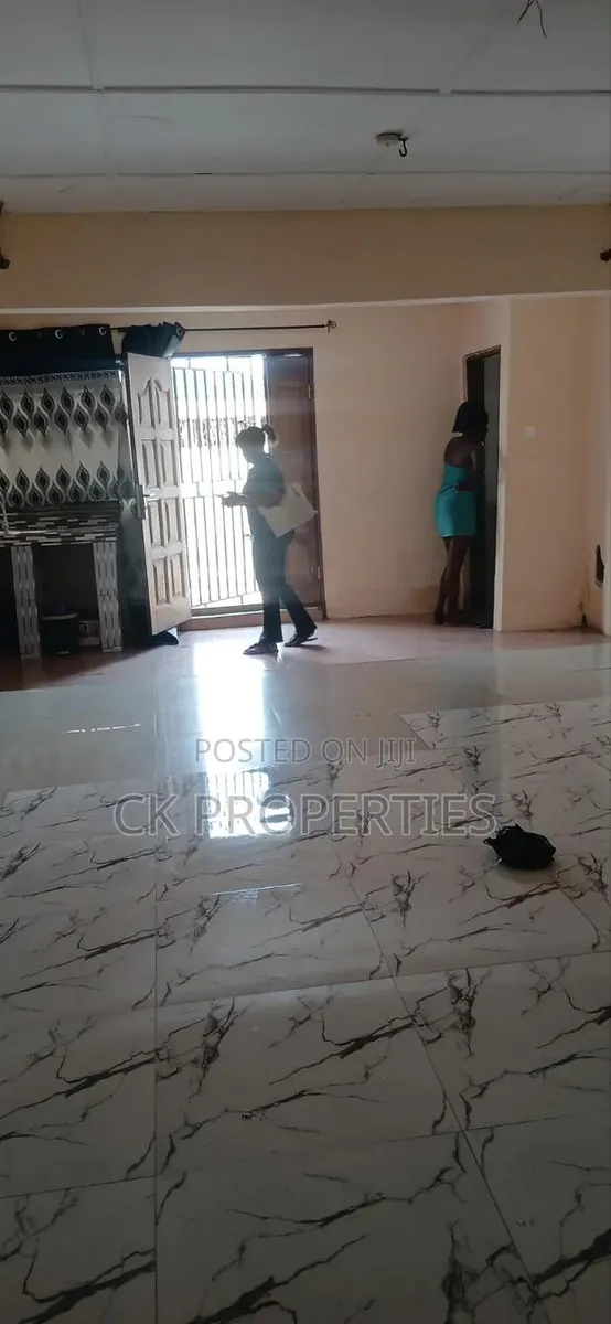Mini Flat in Pillar 2 for rent