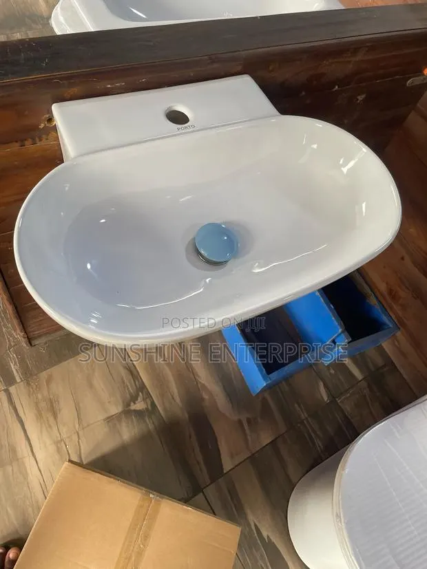 PORTO Wall Hanging Wash Hand Basin · Photo 1