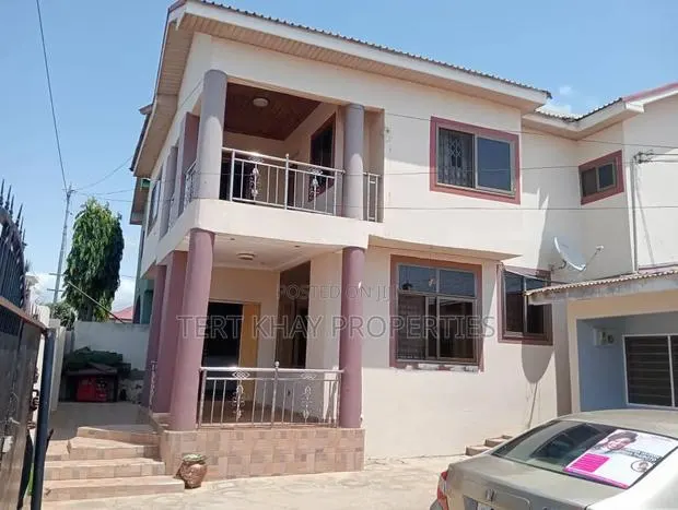 Furnished 4bdrm House in Ghasem, Sakumono for rent · Photo 1