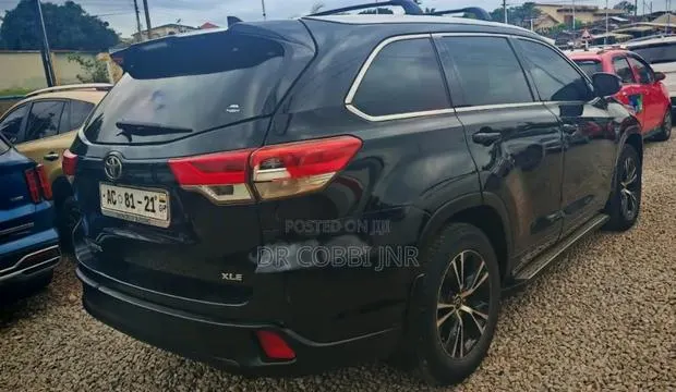Toyota Highlander XLE 4dr SUV AWD (3.5L 6cyl 6A) 2015 Black · Photo 1