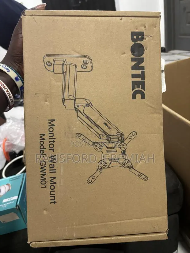 Monitor Wall Mount · Photo 1