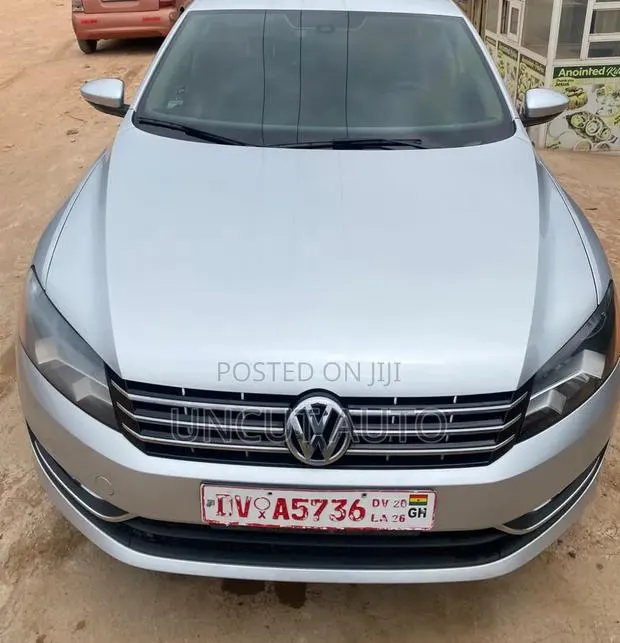 Volkswagen Passat 2015 Silver · Photo 1