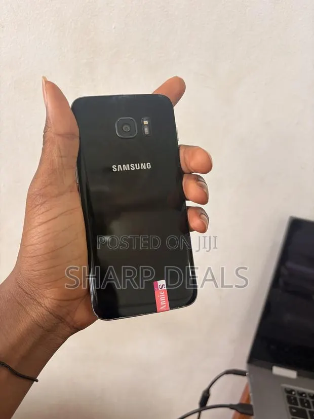 Samsung Galaxy S7 edge 32 GB Black · Photo 1