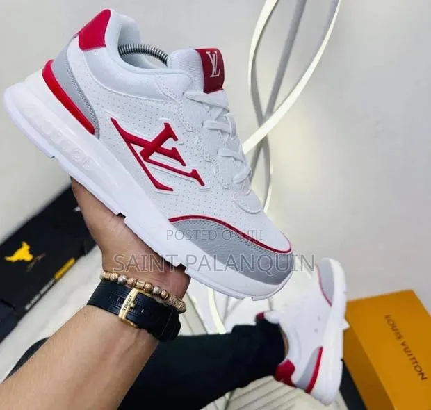 Louis Vuitton Lv Classic Sneakers · Photo 1