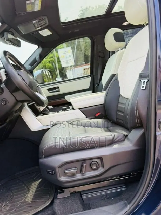 Toyota Sequoia Capstone 4WD 2023 Black · Photo 1