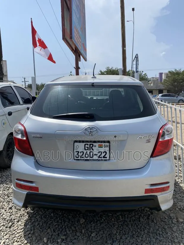 Toyota Matrix 2009 Silver · Photo 1