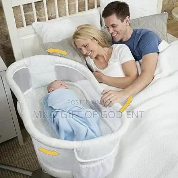 Halo Bassinest Swivel Sleeper – Premiere Series Bassinet · Photo 1