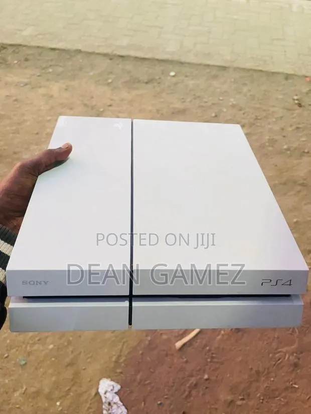 Ps4 Jailbreak Loaded With Fc 26 and 8 Games Plus Accessories · Photo 1