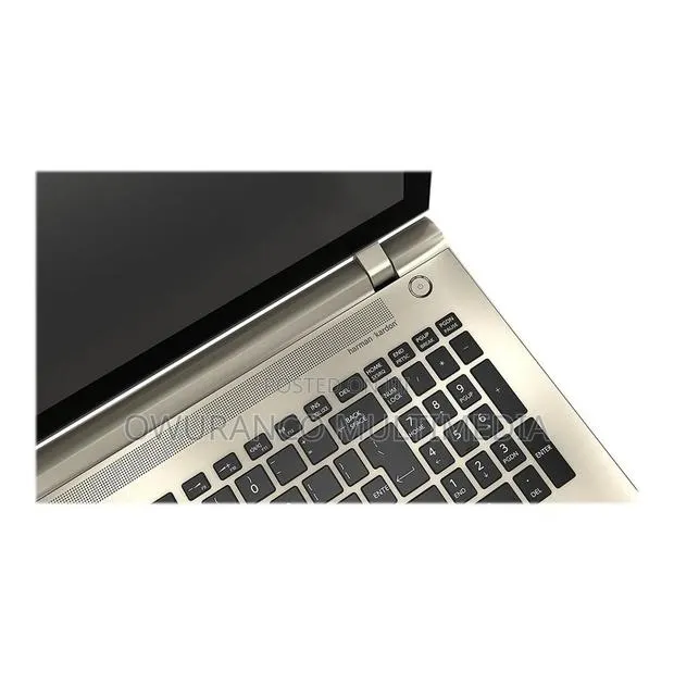 Laptop Toshiba Satellite L50D 8GB AMD A10 HDD+SSD 256GB · Photo 1