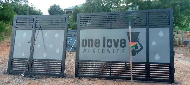 Swing Metals Gate · Photo 1