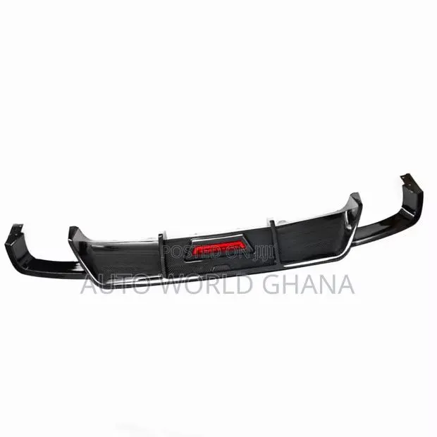 Toyota Camry 2018-2022 Quad Exhaust Diffuser Led · Photo 1