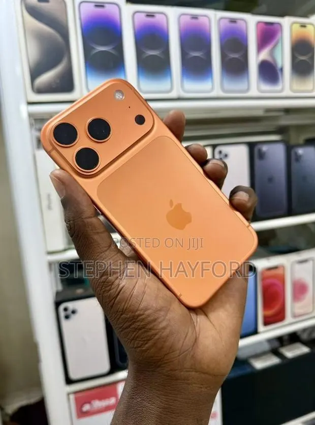 Apple iPhone 17 Pro Max 512 GB Orange · Photo 1