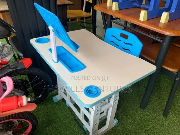 Kid's Study Desk and Chair · Photo 1