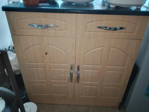 Kitchen Cupboard · Photo 1