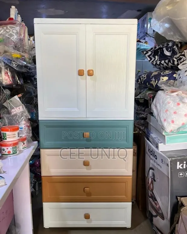 Elegance Plain Plastic Wardrobe for Kids · Photo 1