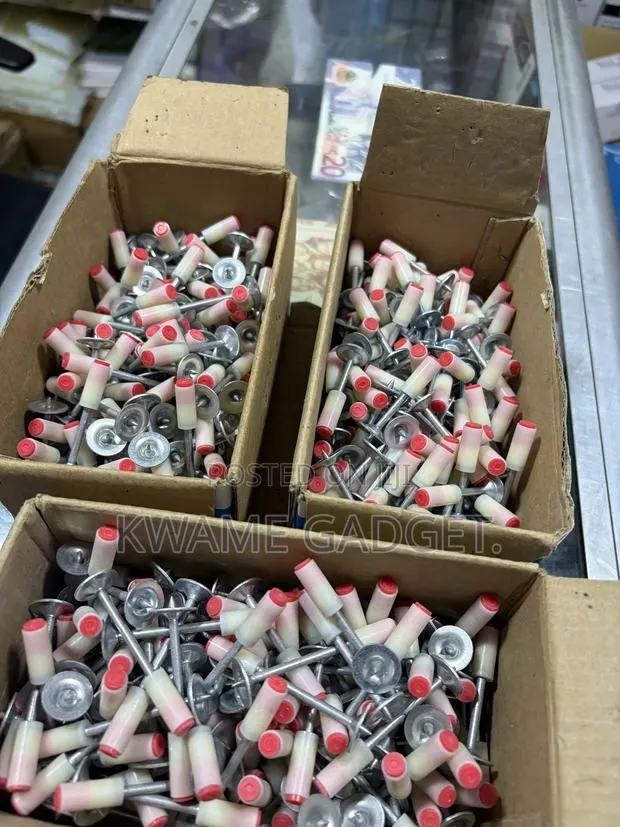 200 Nails For Nail Guns · Photo 1