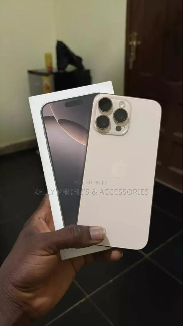 New Apple iPhone 16 Pro Max 256 GB Gold · Photo 1