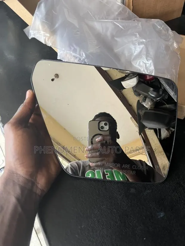 Ford F150 2023 Side Mirror Glass With Sensor One Side · Photo 1