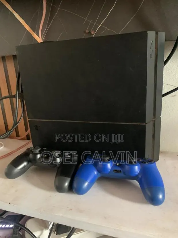 PS4 Standard · Photo 1